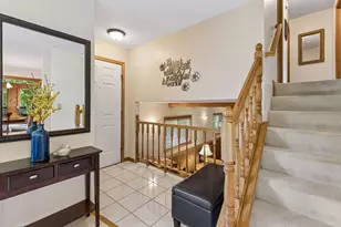 10435 Buckingham Dr, Eden Prairie, MN 55347 - Photo 4