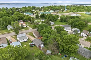 114 E Oak St, Osakis, MN 56360 - Photo 4
