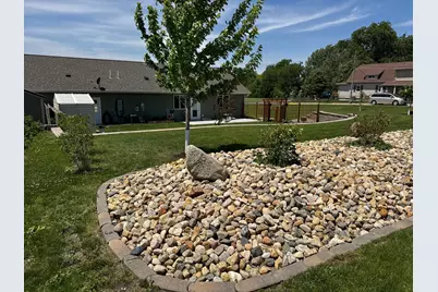 211 3rd Avenue SW, Wells, MN 56097 - Photo 8