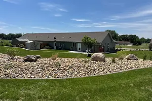 211 3rd Ave SW, Wells, MN 56097 - Photo 6