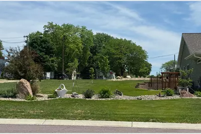 211 3rd Avenue SW, Wells, MN 56097 - Photo 24
