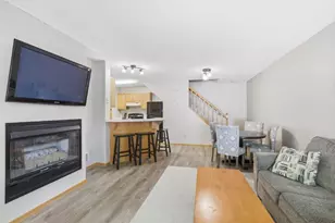 8426 Copperfield Way, Inver Grove Heights, MN 55076 - Photo 6