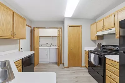 8426 Copperfield Way #93, Inver Grove Heights, MN 55076 - Photo 12