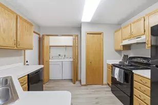 8426 Copperfield Way, Inver Grove Heights, MN 55076 - Photo 12
