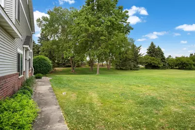 8000 Stratford Circle S, Shakopee, MN 55379 - Photo 26