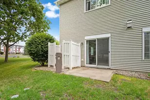 8000 Stratford Cir S, Shakopee, MN 55379 - Photo 28