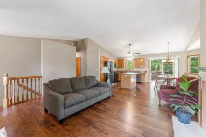404 Minnesota Avenue, Roseville, MN 55113 - Photo 6