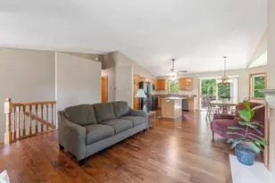 404 Minnesota Ave, Roseville, MN 55113 - Photo 6