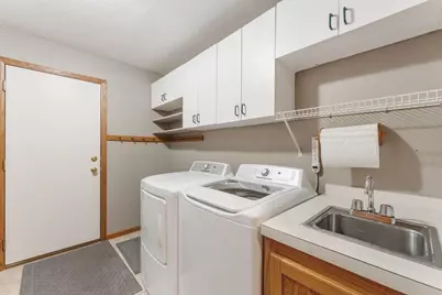 404 Minnesota Avenue, Roseville, MN 55113 - Photo 22
