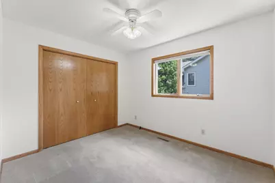 404 Minnesota Avenue, Roseville, MN 55113 - Photo 14