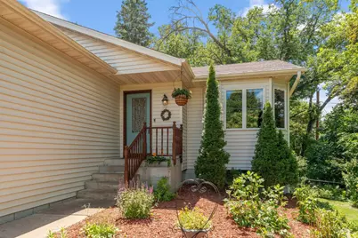 404 Minnesota Avenue, Roseville, MN 55113 - Photo 2