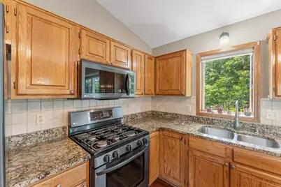 404 Minnesota Avenue, Roseville, MN 55113 - Photo 12