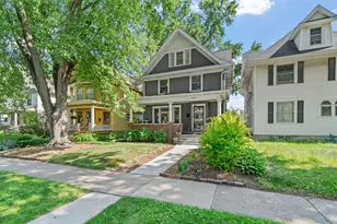 1028 Ashland Ave, Saint Paul, MN 55104 - Photo 2