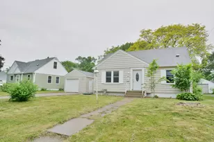 4522 Chatham Road NE, Columbia Heights, MN 55421 - Photo 2