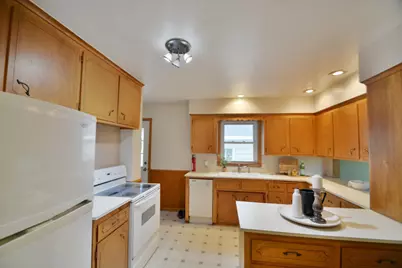 4522 Chatham Road NE, Columbia Heights, MN 55421 - Photo 6