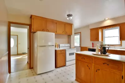 4522 Chatham Road NE, Columbia Heights, MN 55421 - Photo 6