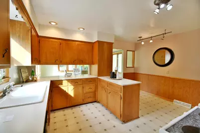 4522 Chatham Road NE, Columbia Heights, MN 55421 - Photo 2