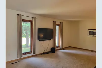 425 Spruce Avenue S, Thief River Falls, MN 56701 - Photo 16