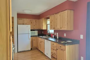 425 Spruce Ave S, Thief River Falls, MN 56701 - Photo 10