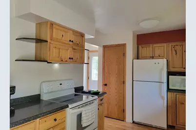 425 Spruce Avenue S, Thief River Falls, MN 56701 - Photo 8