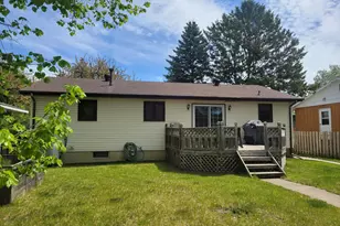 425 Spruce Ave S, Thief River Falls, MN 56701 - Photo 18