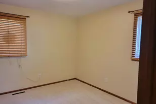 425 Spruce Ave S, Thief River Falls, MN 56701 - Photo 4