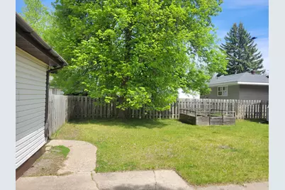 425 Spruce Avenue S, Thief River Falls, MN 56701 - Photo 22