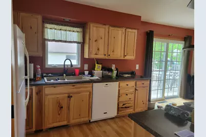 425 Spruce Avenue S, Thief River Falls, MN 56701 - Photo 8