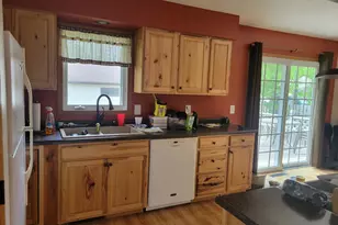 425 Spruce Ave S, Thief River Falls, MN 56701 - Photo 8