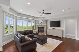1171 Gallery Ln, Chaska, MN 55318 - Photo 10