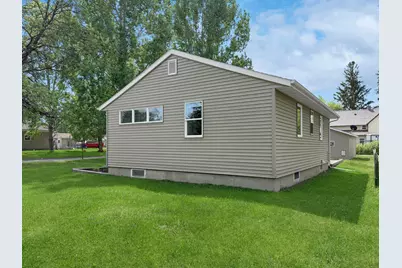 402 Chicago Avenue SW, Red Lake Falls, MN 56750 - Photo 4