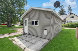 402 Chicago Ave SW, Red Lake Falls, MN 56750 - Photo 22
