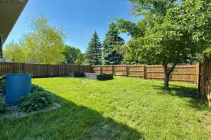 979 S Prairie Ave, Fairmont, MN 56031 - Photo 4