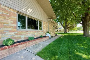 979 S Prairie Ave, Fairmont, MN 56031 - Photo 52