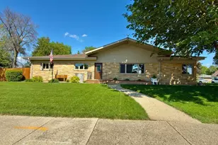979 S Prairie Ave, Fairmont, MN 56031 - Photo 1