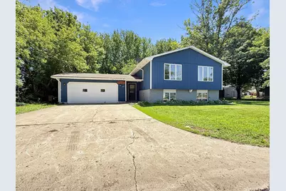 513 E Ciro Street, Truman, MN 56088 - Photo 1