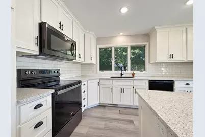 513 E Ciro Street, Truman, MN 56088 - Photo 8