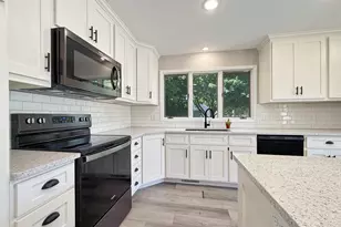 513 E Ciro St, Truman, MN 56088 - Photo 8