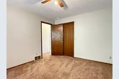 513 E Ciro Street, Truman, MN 56088 - Photo 12