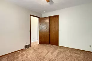 513 E Ciro St, Truman, MN 56088 - Photo 12