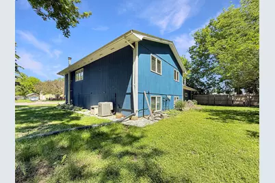513 E Ciro Street, Truman, MN 56088 - Photo 40