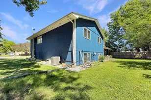513 E Ciro St, Truman, MN 56088 - Photo 40