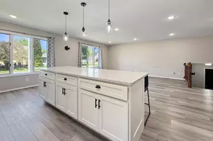 513 E Ciro St, Truman, MN 56088 - Photo 10