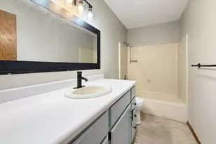 513 E Ciro St, Truman, MN 56088 - Photo 14