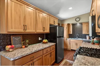 8625 Burr Oak Lane, Maple Plain, MN 55359 - Photo 14
