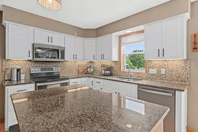 16722 Firestone Court, Lakeville, MN 55024 - Photo 6