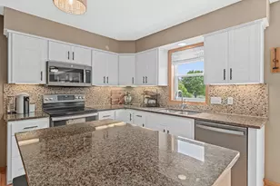 16722 Firestone Ct, Lakeville, MN 55024 - Photo 6