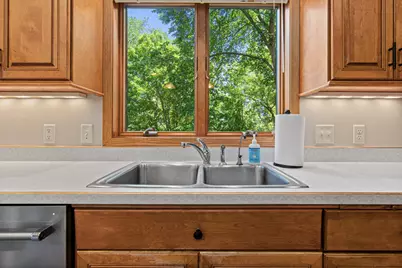 12852 Essex Way, Apple Valley, MN 55124 - Photo 32