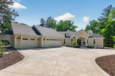 94 Neptune Street, Mahtomedi, MN 55115 - Photo 2