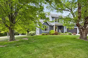 711 Sunset Dr, Fergus Falls, MN 56537 - Photo 2